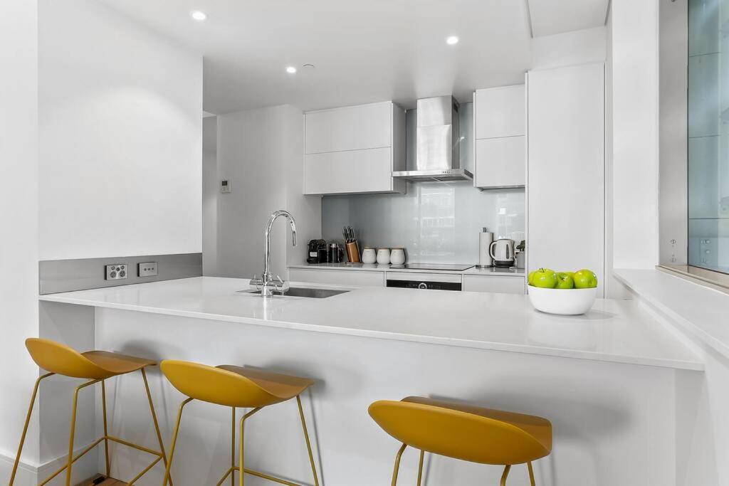 Апартаменти Elegant & Sunny Living With Stunning Marina Views Окленд Екстер'єр фото